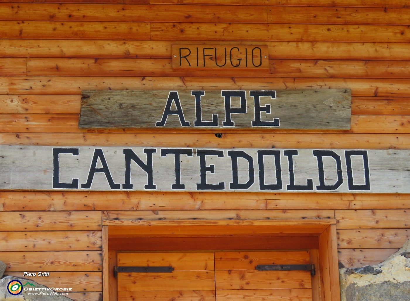 37 Rif. Alpe Cantedoldo (1500 m).JPG